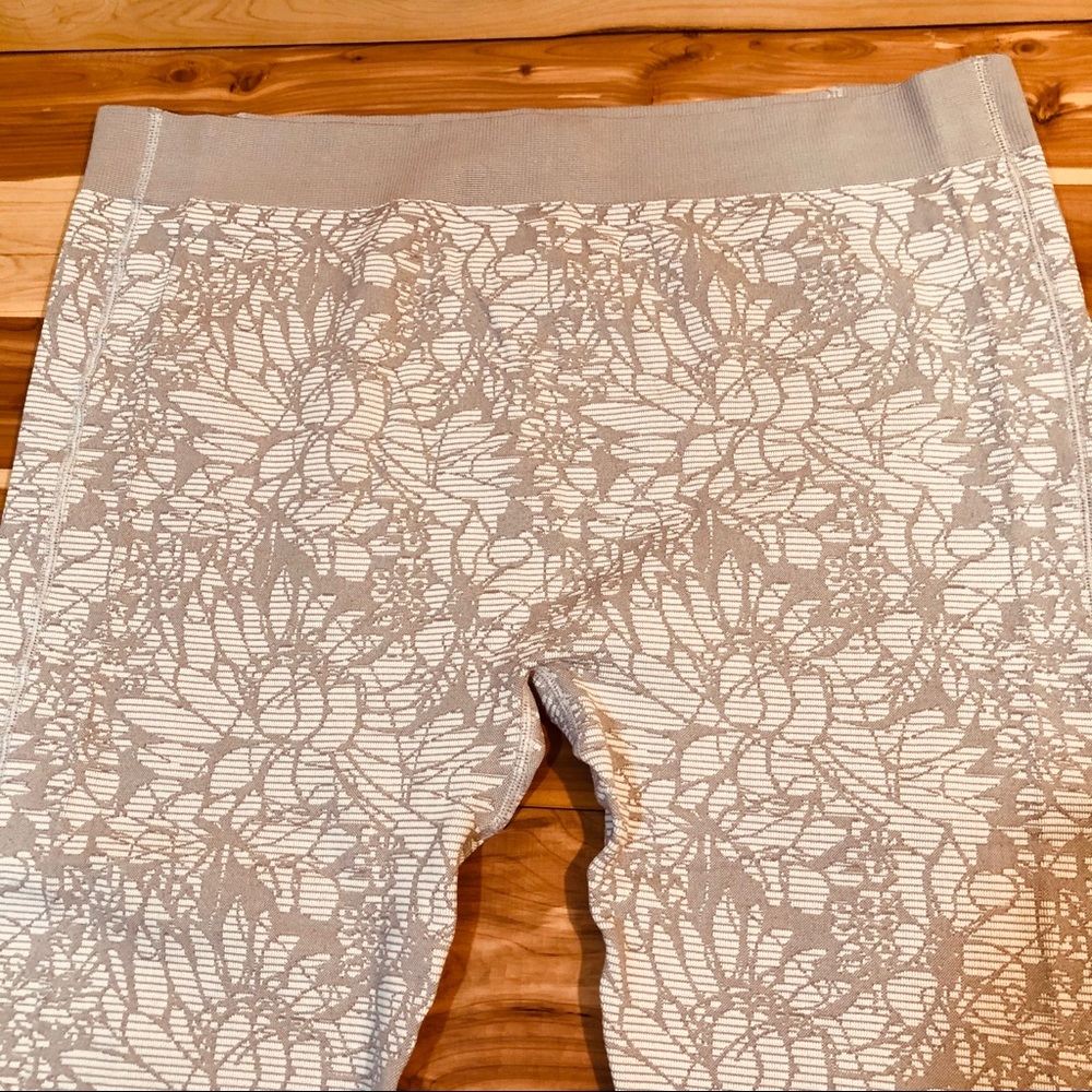Fabletics Sebastian Mid Rise Tight - Picture 5 of 12
